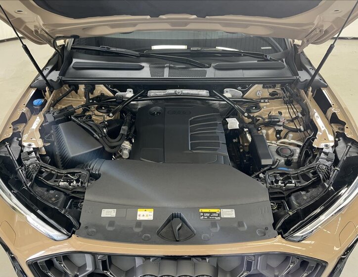 Audi Q5 SUV 2,0 l 150 kw