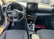 Toyota Yaris Cross 12