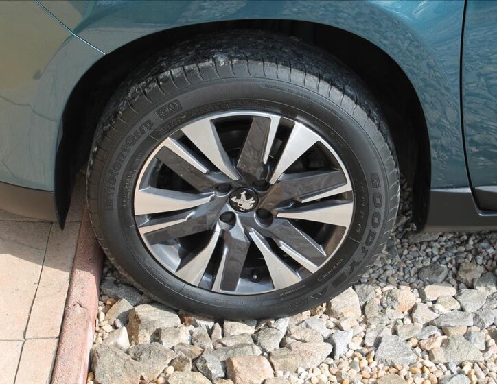 Peugeot 2008 SUV / Terénní 1,2 l 60 kw