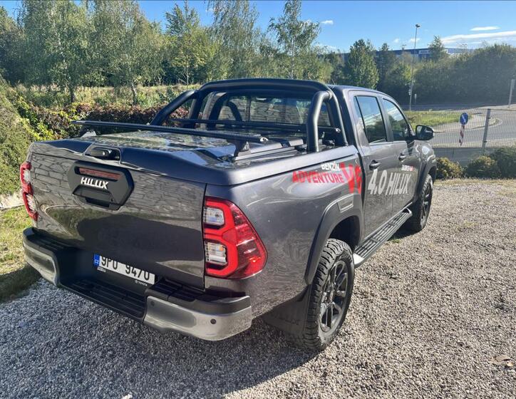 Toyota Hilux 7