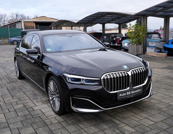 BMW Řada 7 8