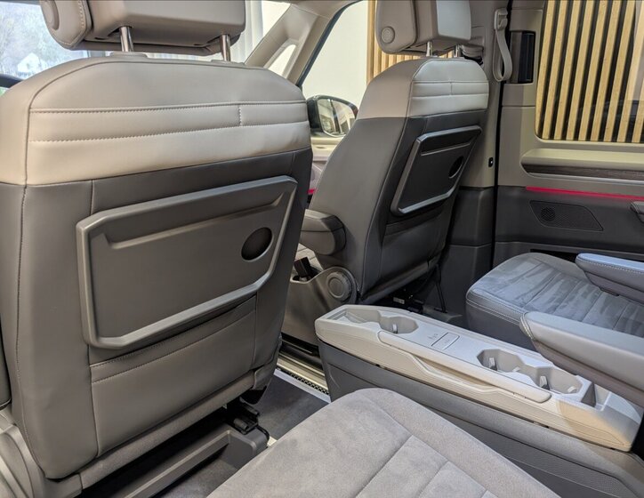 Volkswagen Multivan VAN / Minibus 1,5 l 180 kw