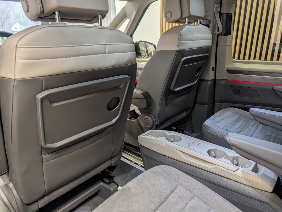Volkswagen Multivan VAN / Minibus 1,5 l 180 kw