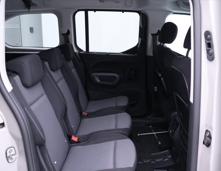 Toyota ProAce City Verso MPV 1,2 l 81 kw