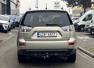 Mitsubishi Outlander SUV / Terénní 2,0 l 103 kw