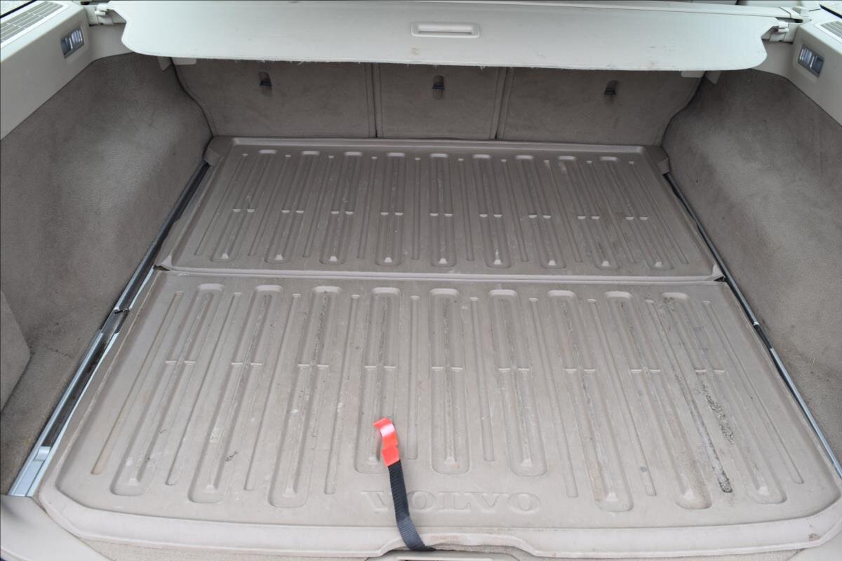 Volvo XC70 Kombi 2,4 l 120 kw