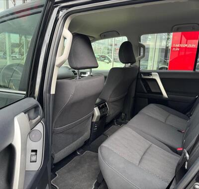 Toyota Land Cruiser 13