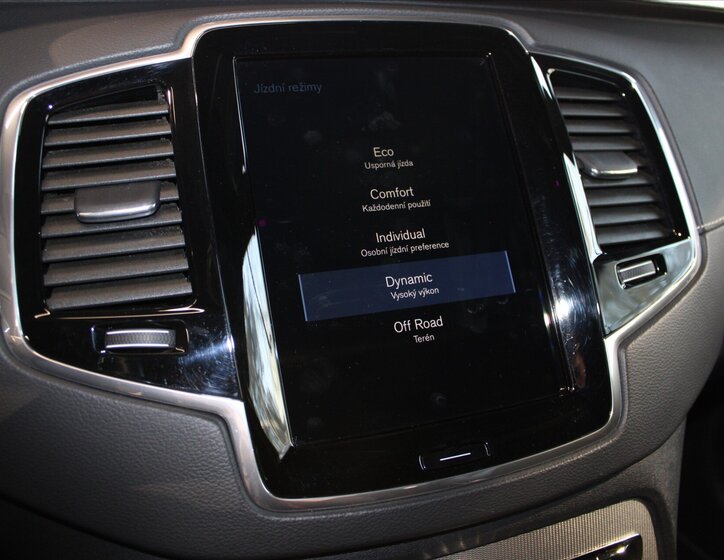 Volvo XC90 SUV / Terénní 2,0 l 173 kw