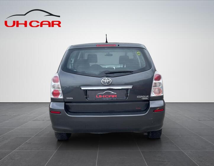 Toyota Corolla Verso 6