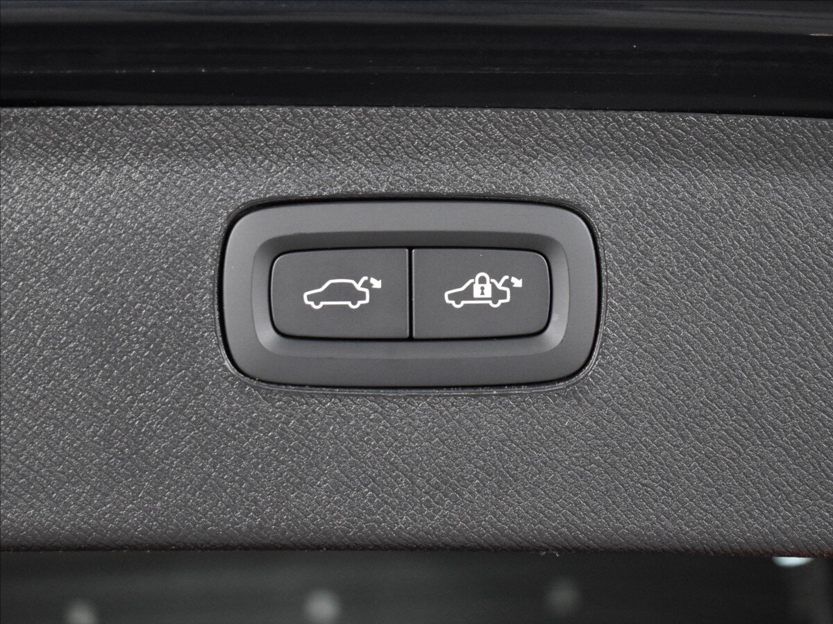 Volvo XC90 SUV 2,0 l 173 kw