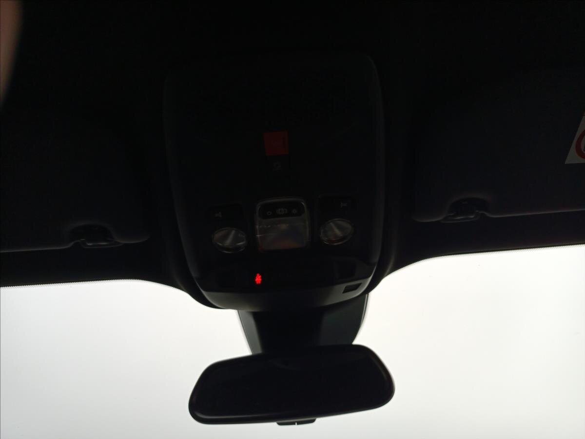 Peugeot 2008 SUV 1,2 l 96 kw