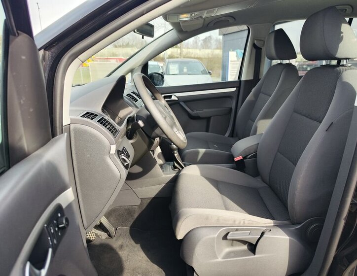 Volkswagen Touran MPV 1,2 l 77 kw