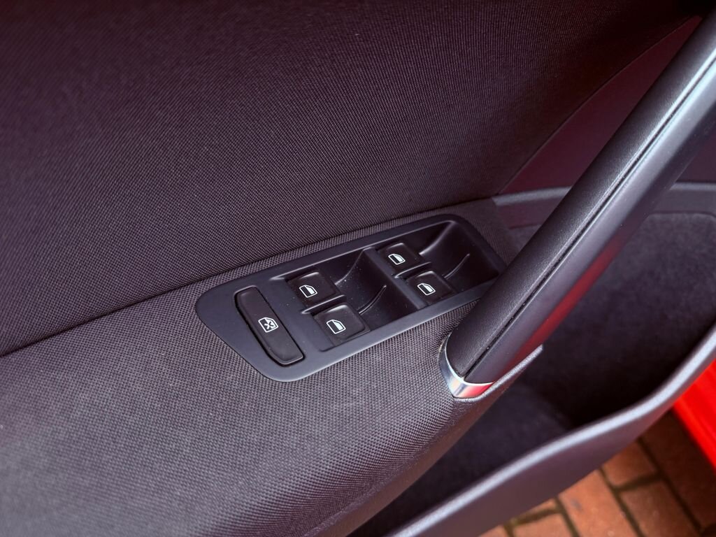 Volkswagen Golf Hatchback 1,2 l 77 kw