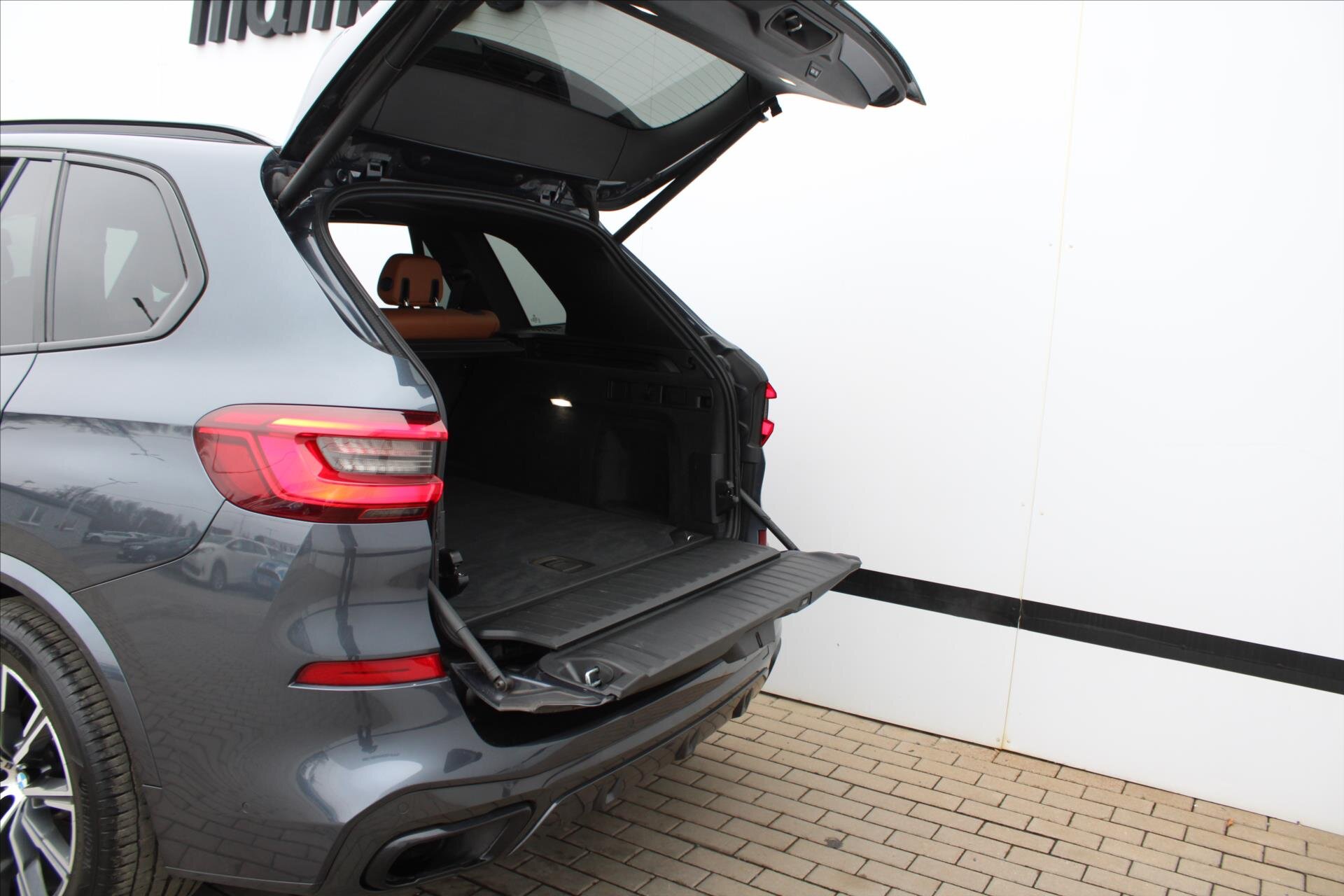 BMW X5 SUV / Terénní 3,0 l 195 kw