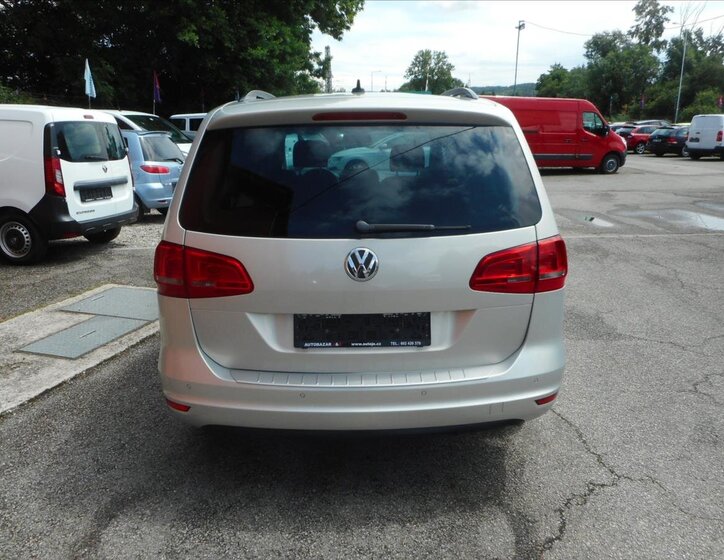 Volkswagen Sharan MPV 2,0 l 103 kw