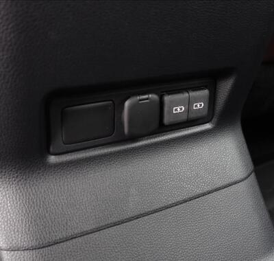 Toyota Land Cruiser 36