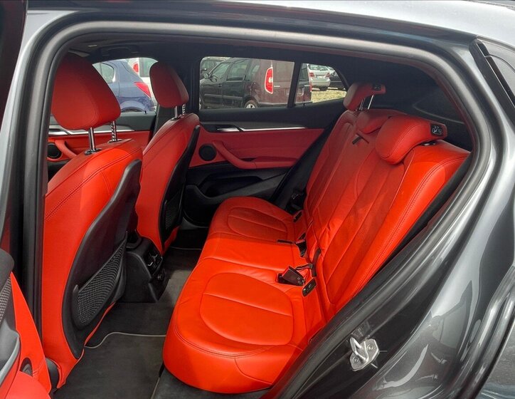 BMW X2 SUV / Terénní 2,0 l 140 kw