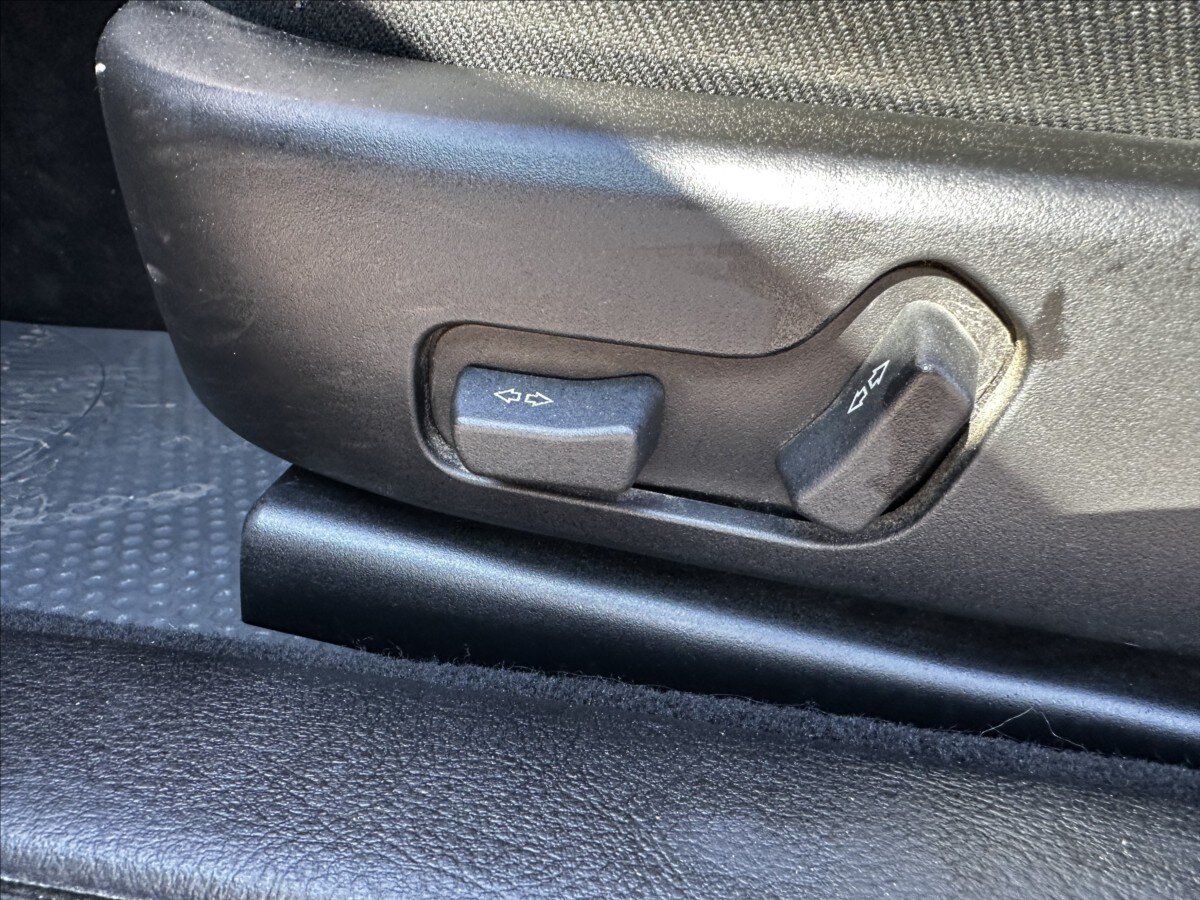 Peugeot 607 Sedan / Limuzína 2,0 l 100 kw