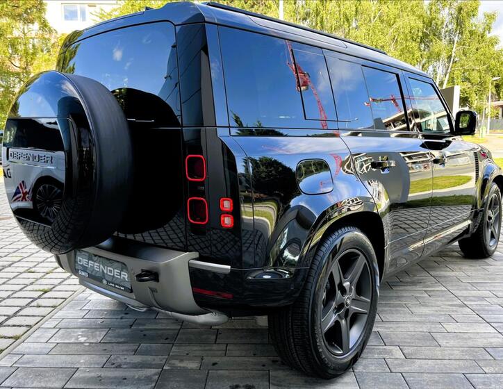 Land Rover Defender 7