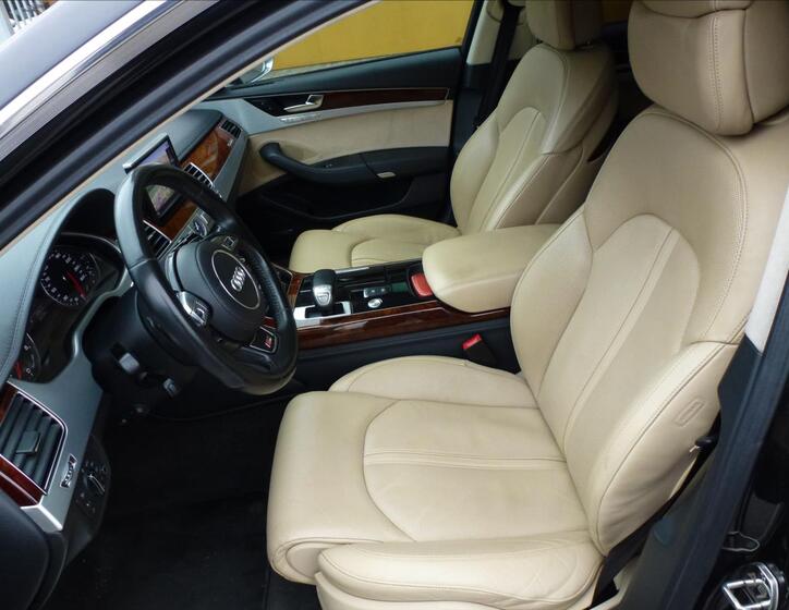 Audi A8 12