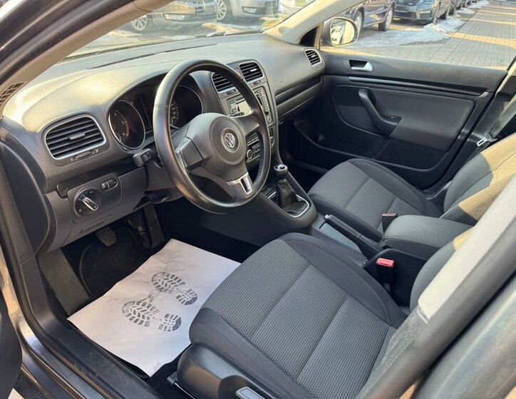 Volkswagen Golf Kombi 1,6 l 77 kw