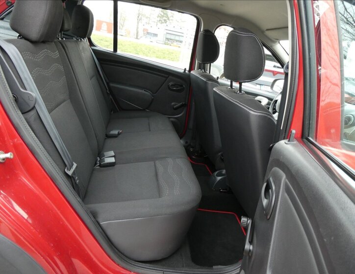 Dacia Sandero Hatchback 1,6 l 64 kw