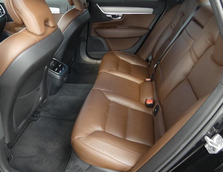 Volvo S90 Sedan / Limuzína 2,0 l 173 kw