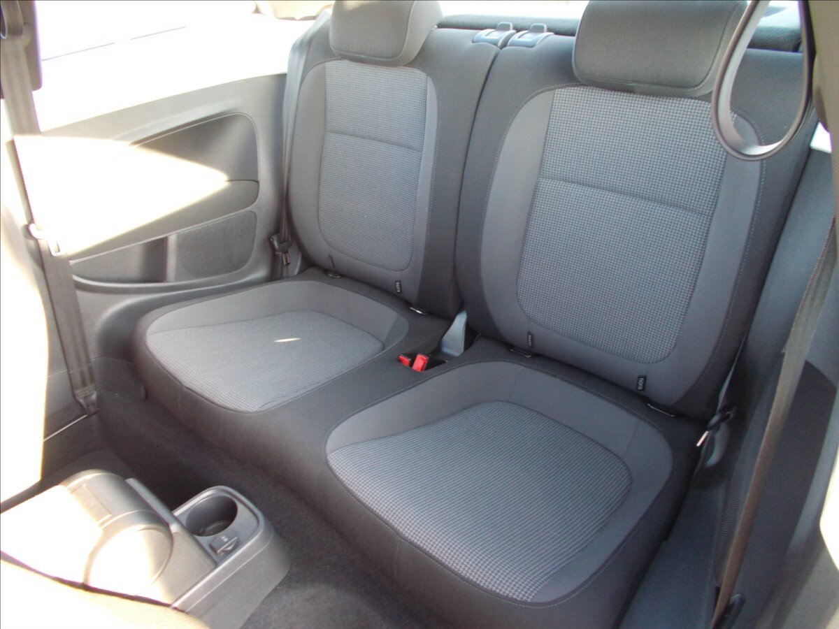 Volkswagen Beetle Hatchback 1,2 l 77 kw