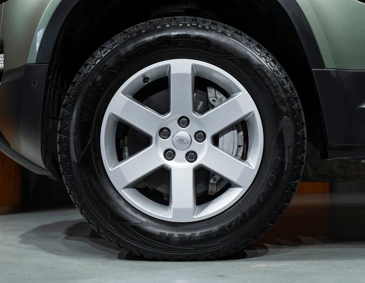 Land Rover Defender SUV / Terénní 3,0 l 294 kw