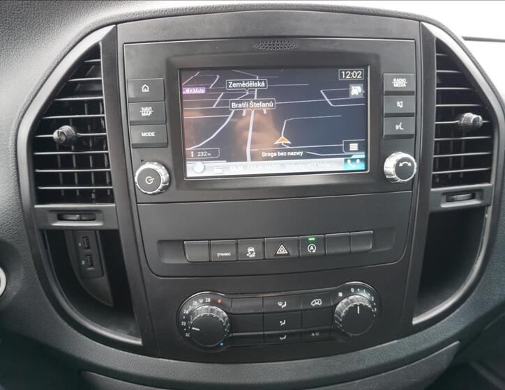 Mercedes-Benz Vito 12