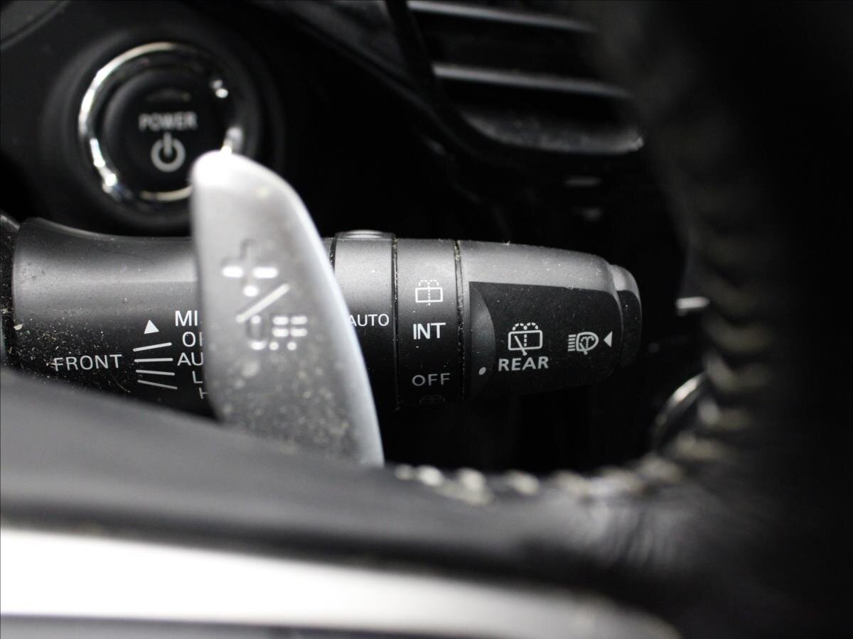 Mitsubishi Outlander SUV / Terénní 2,4 l 99 kw