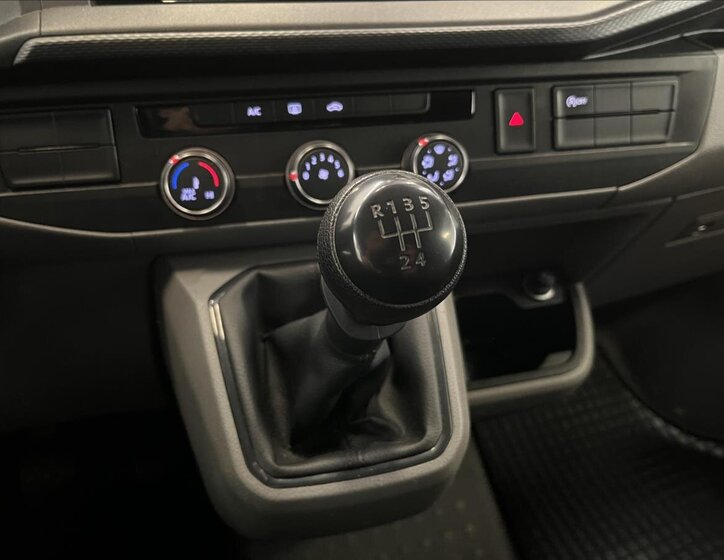 Volkswagen Transporter Kombi 2,0 l 81 kw