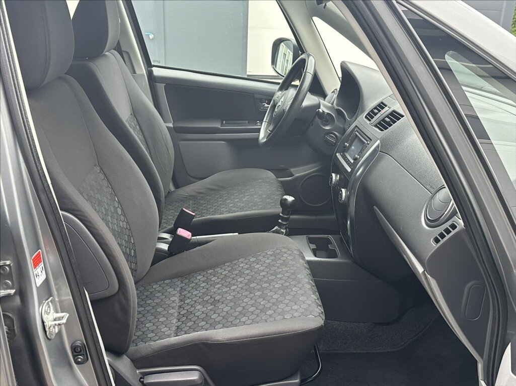 Suzuki SX4 Hatchback 2,0 l 99 kw