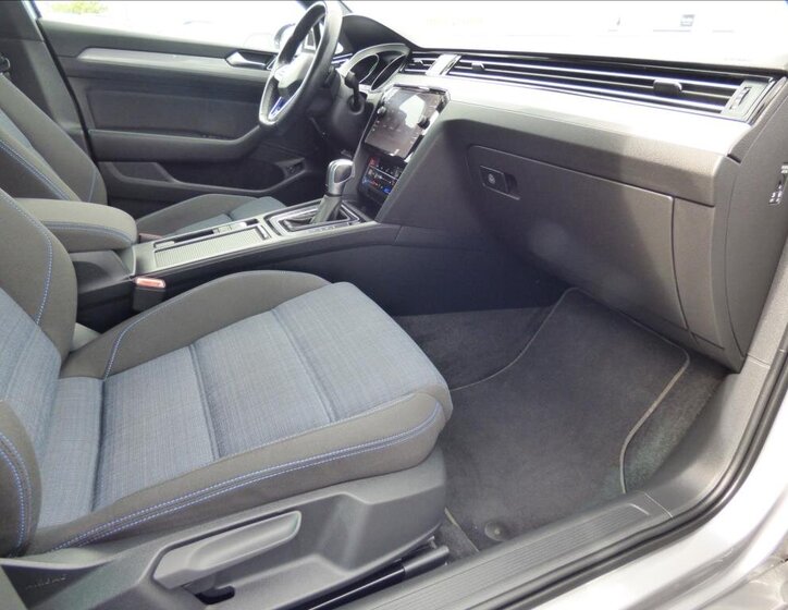 Volkswagen Passat Kombi 1,4 l 115 kw