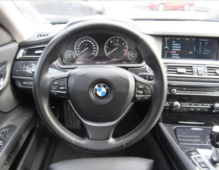 BMW Řada 7 12