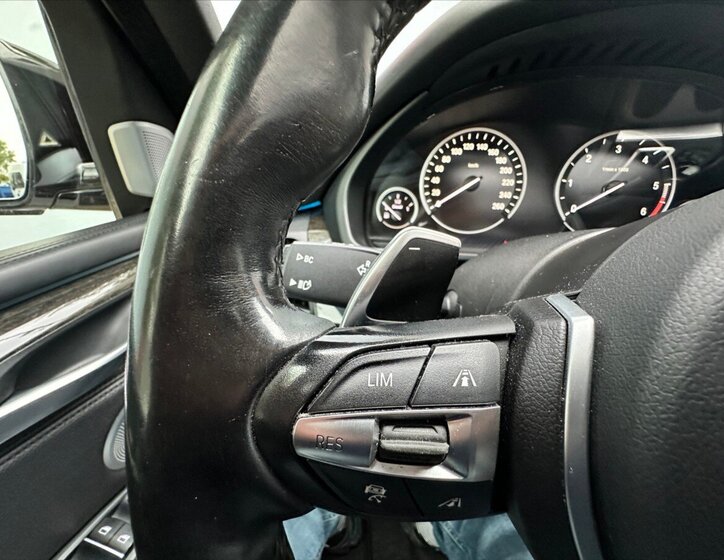 BMW X5 Kombi 3,0 l 280 kw