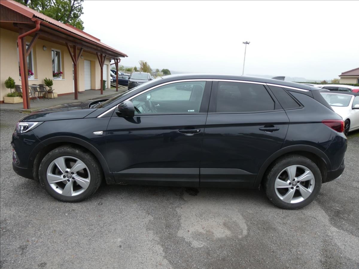 Opel Grandland X SUV / Terénní 1,2 l 96 kw