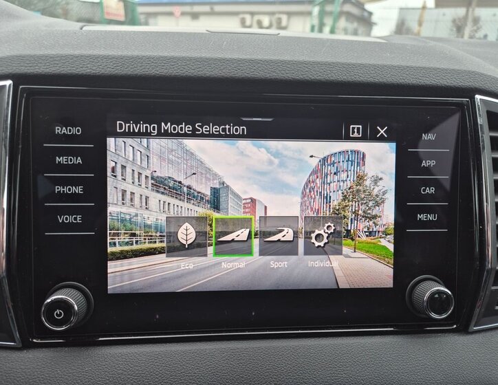 Škoda Karoq SUV 1,5 l 110 kw