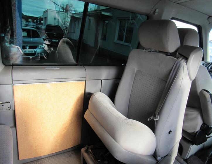 Volkswagen Multivan 11