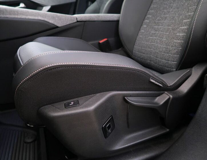 Peugeot 3008 SUV 1,2 l 100 kw