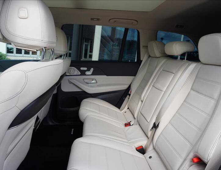 Mercedes-Benz GLS 10