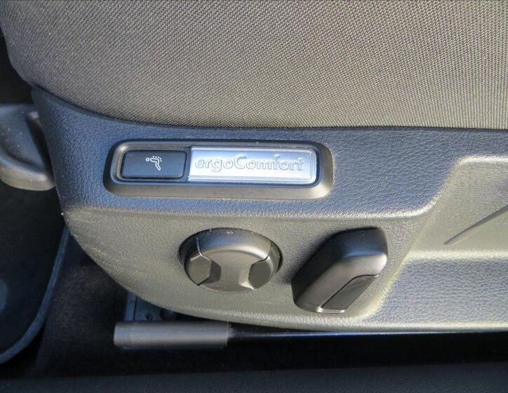 Volkswagen Passat Kombi 1,5 l 110 kw