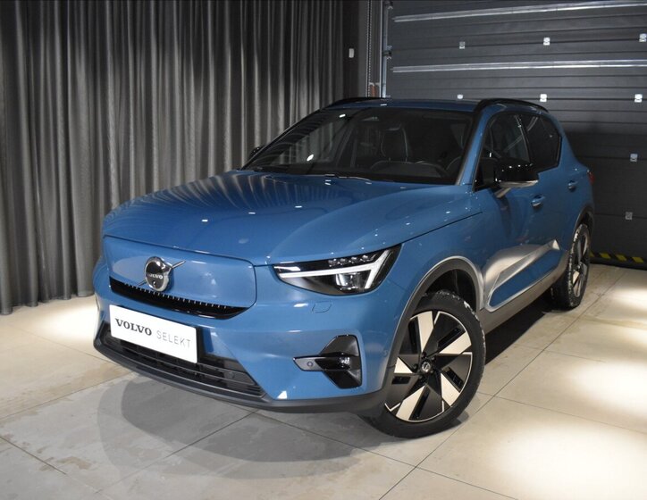 Volvo EX40 SUV / Terénní 0,0 325 kw