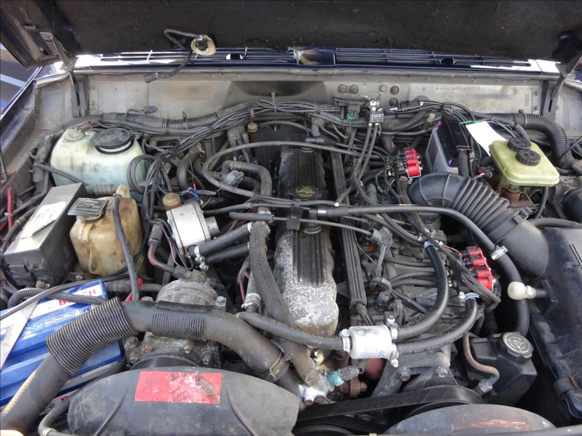 Jeep Cherokee SUV 4,0 l 136 kw