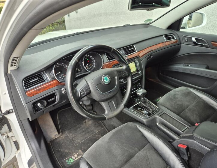 Škoda Superb 12