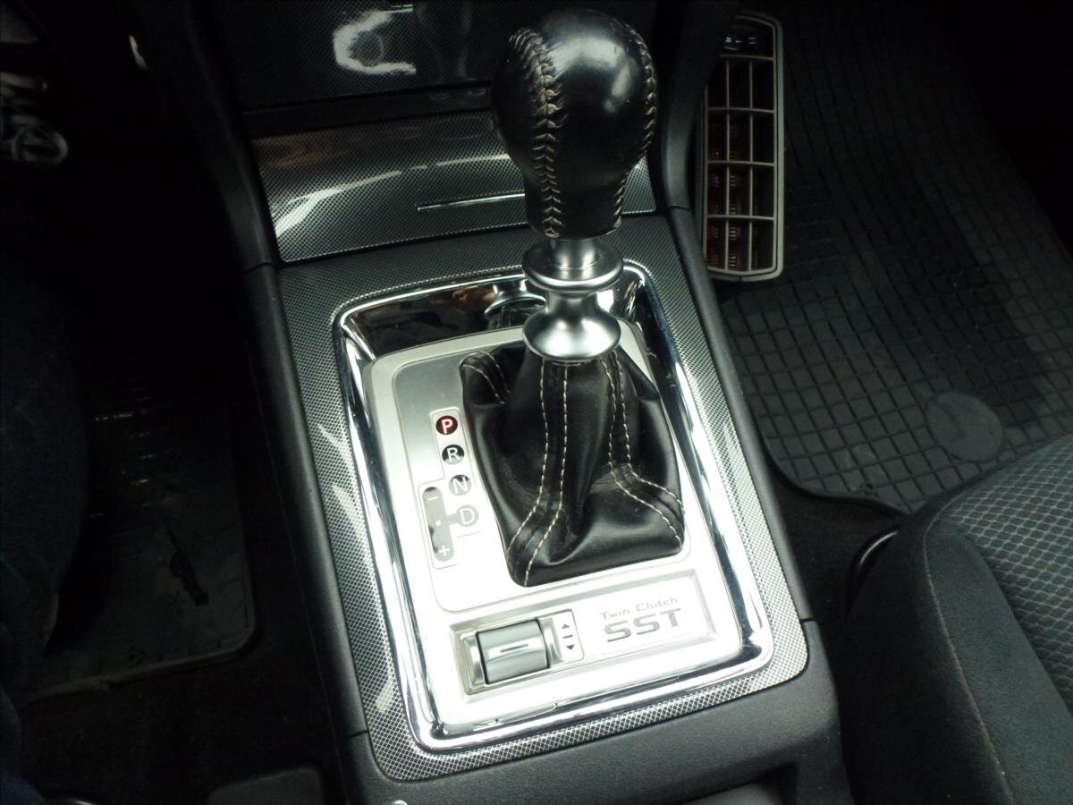 Mitsubishi Lancer Hatchback 2,0 l 217 kw