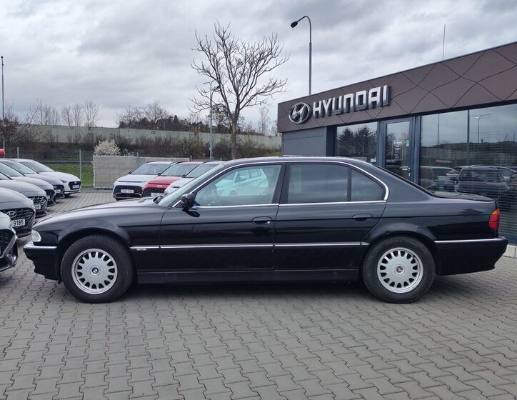 BMW Řada 7 Sedan / Limuzína 2,8 l 142 kw