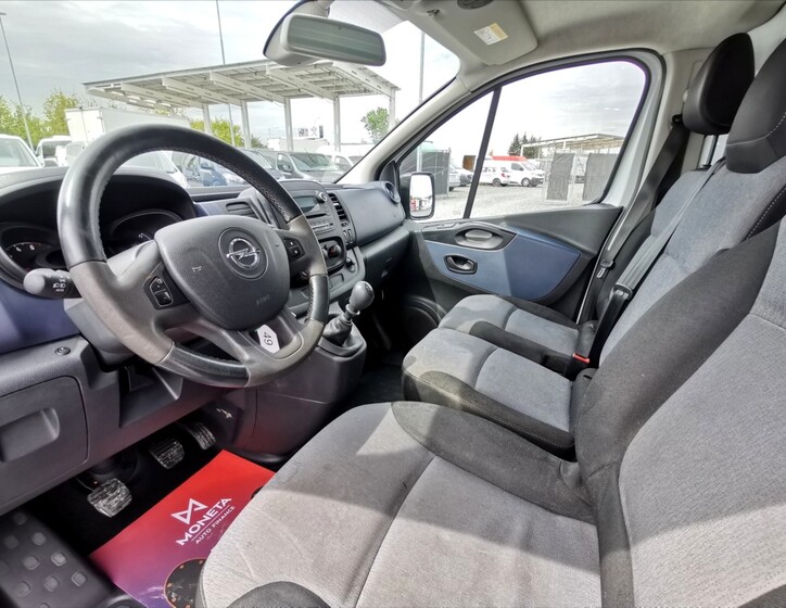 Opel Vivaro 6