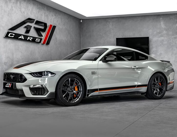 Ford Mustang 1