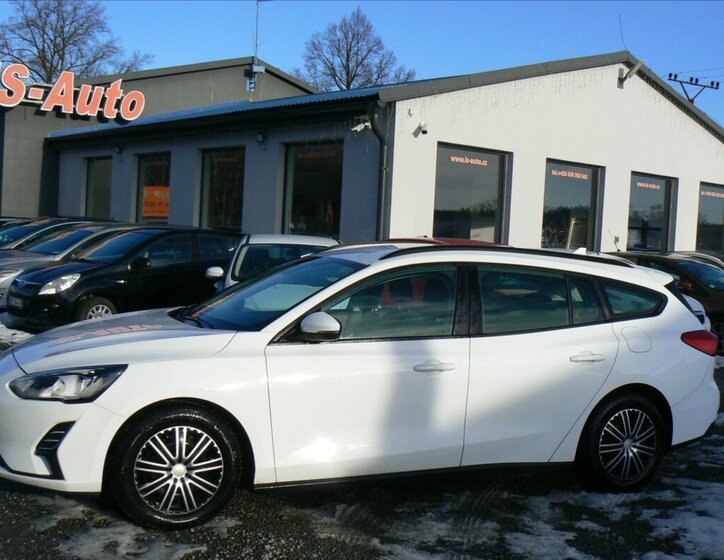 Ford Focus Kombi 999,0 92 kw
